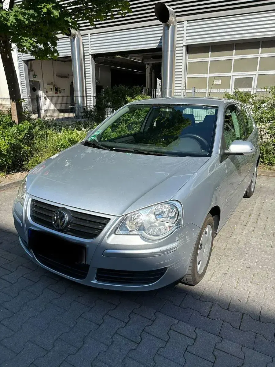 Gebraucht VW Polo Comfortline 75 PS (55 kW) 2005 Silber Kleinwagen