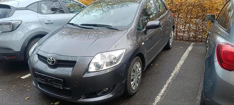 Gold Gebraucht 2009 Toyota Auris Kleinwagen | 6.900 € (Fairer Preis) - Bild 1/4