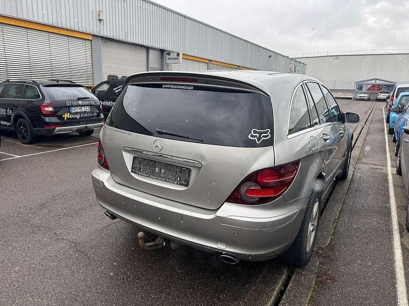 Gebraucht Mercedes R280 190 PS (139 kW) 2006 Silber Van / Kleinbus