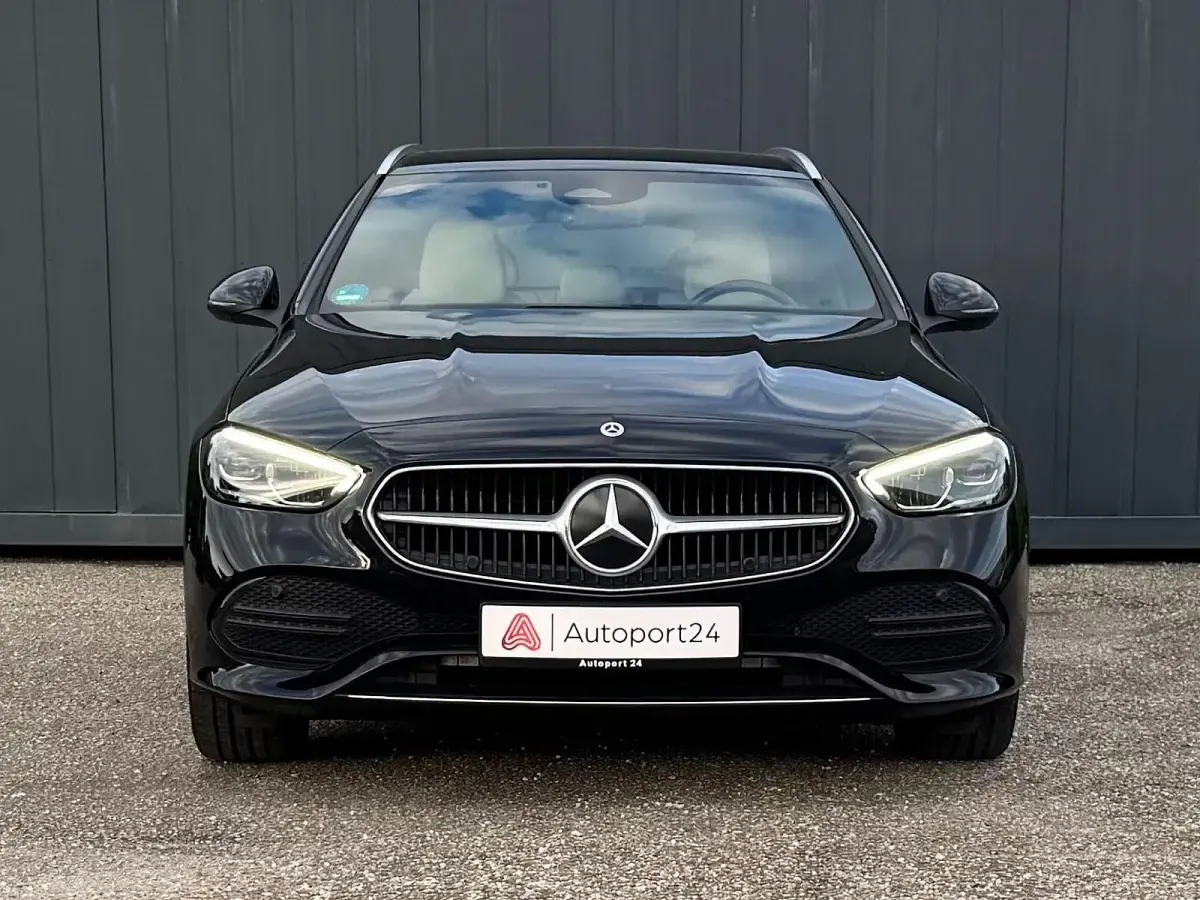 Gebraucht Mercedes C300e 313 PS (230 kW) 2023 Schwarz Kombi