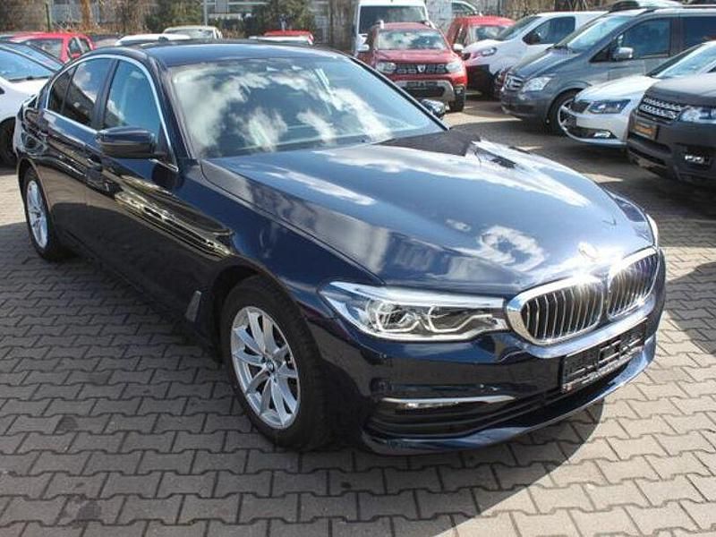 Gebraucht BMW 520 Sport Line 184 PS (135 kW) 2018 Imperialblau Limousine