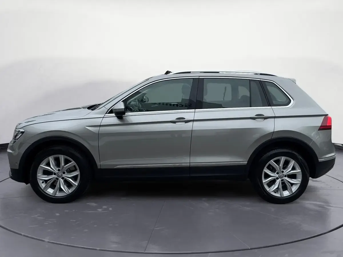 Gebraucht VW Tiguan Highline 190 PS (139 kW) 2020 Tungsten silver (metallic) SUV