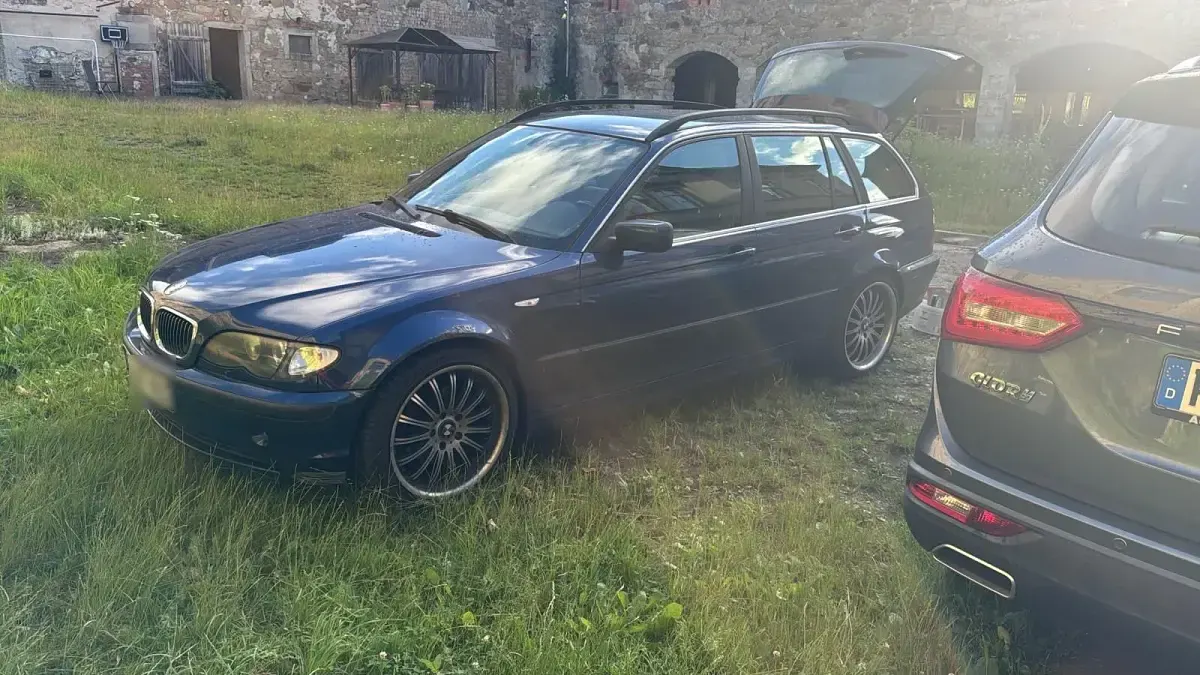 Gebraucht BMW 318 143 PS (105 kW) 2003 Blau Kombi