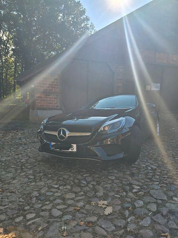 Schwarz Gebraucht 2019 Mercedes SLC200 Cabrio | 26.500 € (Fairer Preis) - Bild 1/4
