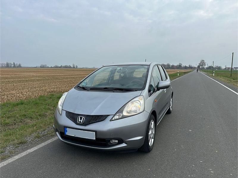 Gebraucht Honda Jazz S 90 PS (66 kW) 2010 Silber Kleinwagen