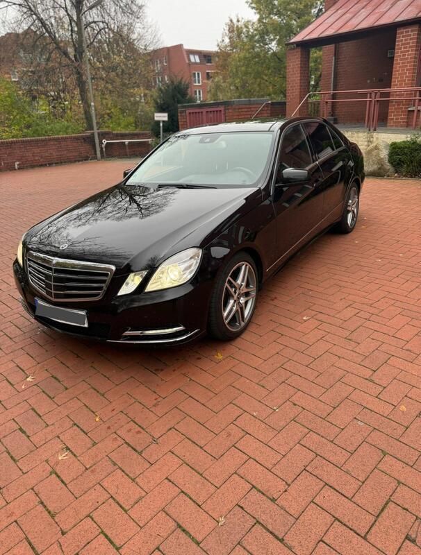 Schwarz Gebraucht 2013 Mercedes E350 AMG Limousine | 11.800 € (Guter Preis) - Bild 1/4