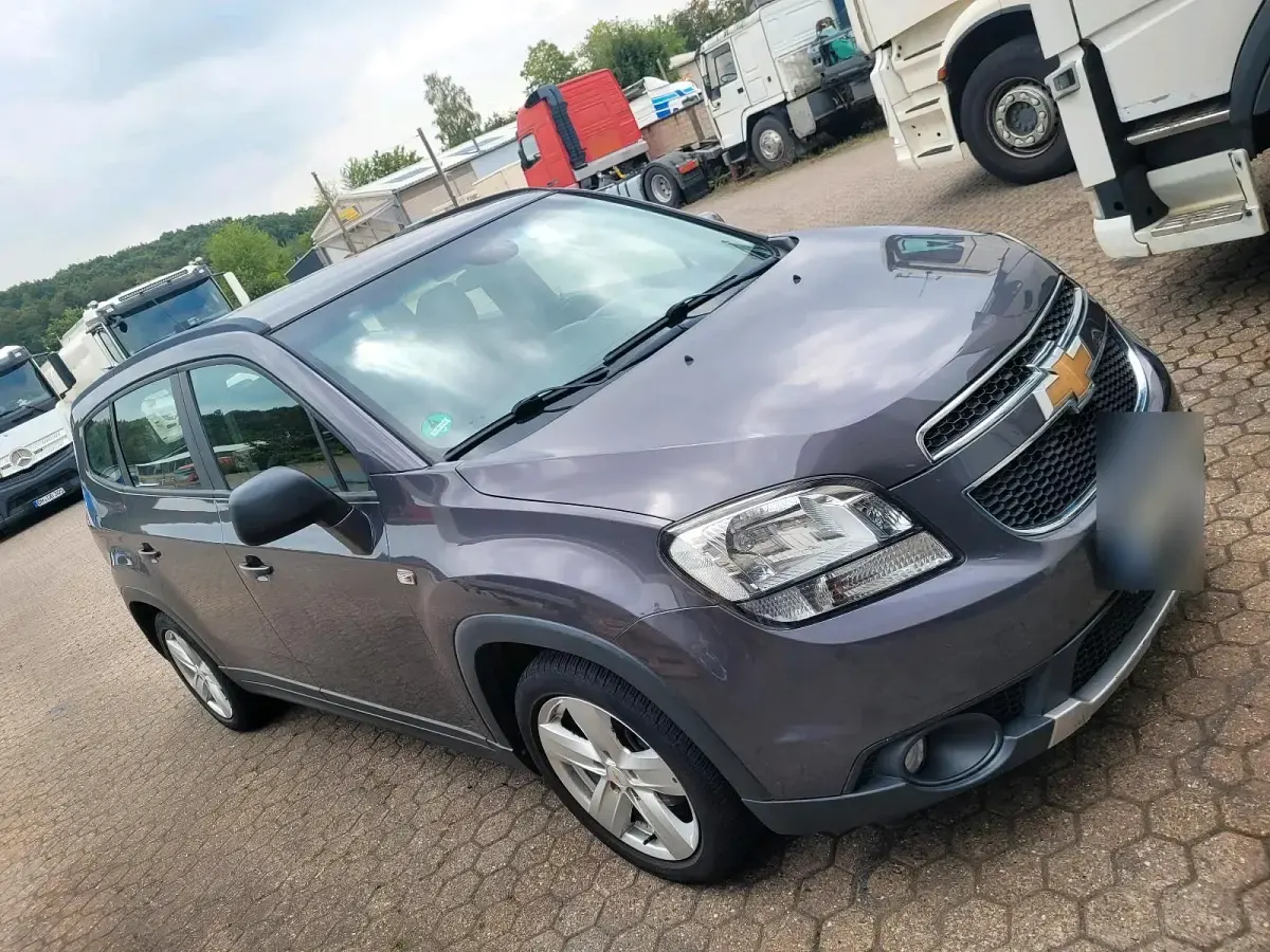 Gebraucht Chevrolet Orlando 140 PS (102 kW) 2012 Grau Van / Kleinbus