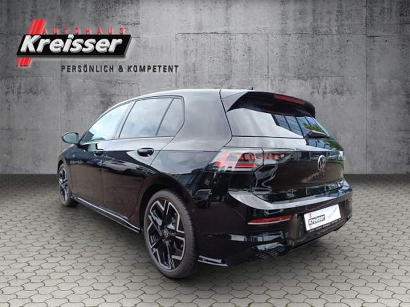 Gebraucht VW Golf VIII R-line 150 PS (110 kW) 2025 Schwarz (grenadillschwarz metallic) Limousine
