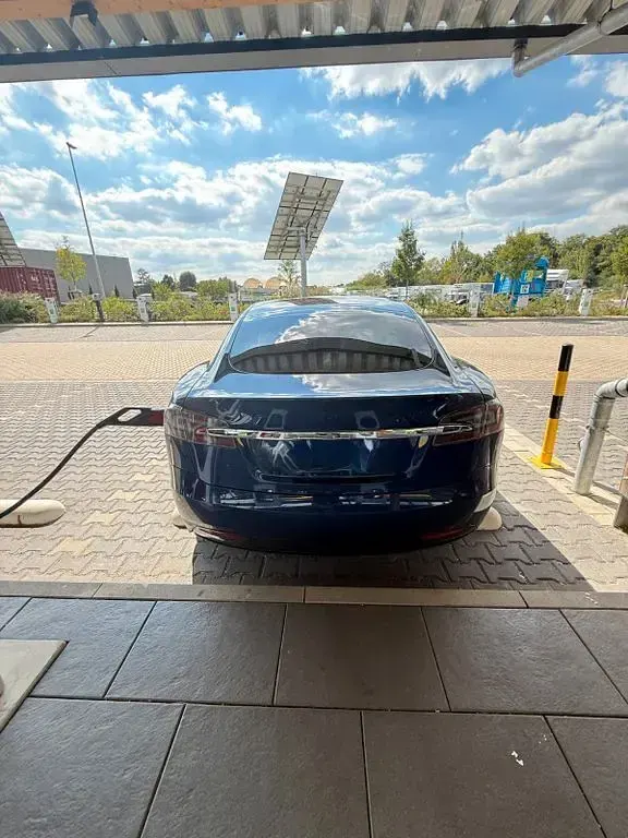 Gebraucht Tesla Model S 309 kW (421 PS) 2018 Blau Kleinwagen