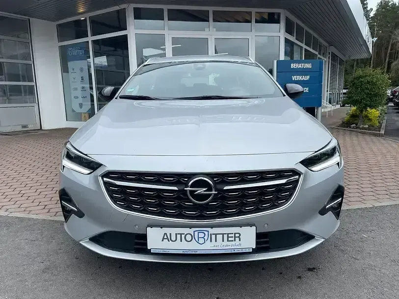 Gebraucht Opel Insignia Elegance 174 PS (127 kW) 2022 Argon silber/ice silver (metallic) Kombi
