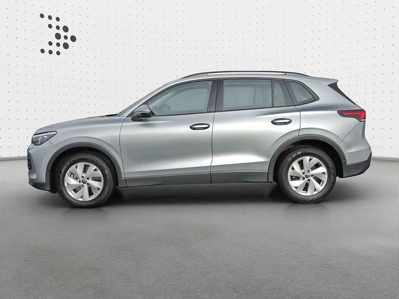 Gebraucht VW Tiguan 150 PS (110 kW) 2024 Oyster silver metallic SUV
