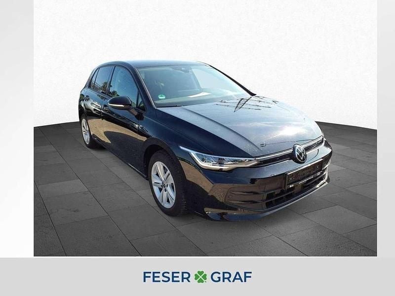 Grenadillschwarz metallic Gebraucht 2024 VW Golf VIII Life Limousine | 27.490 € (Fairer Preis) - Bild 1/2