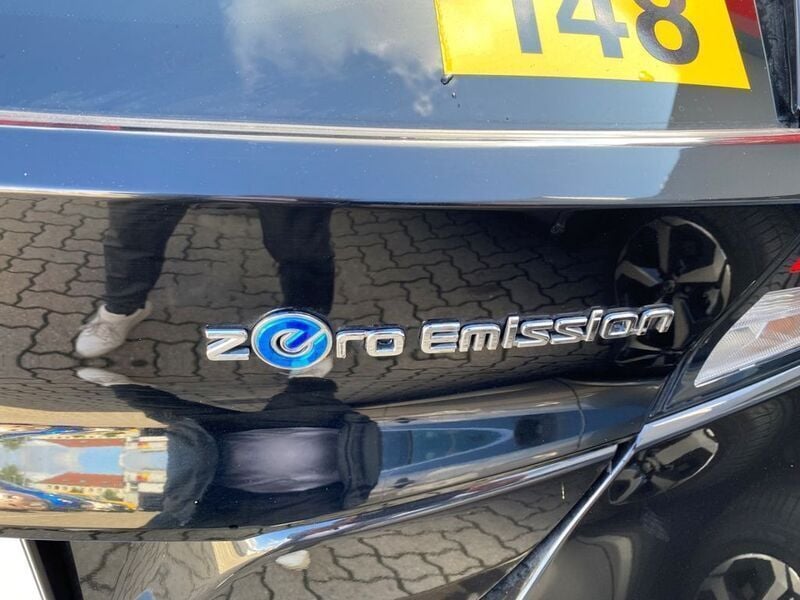 Gebraucht Nissan Leaf Tekna 110 kW (150 PS) 2020 M) (schwarz Kleinwagen