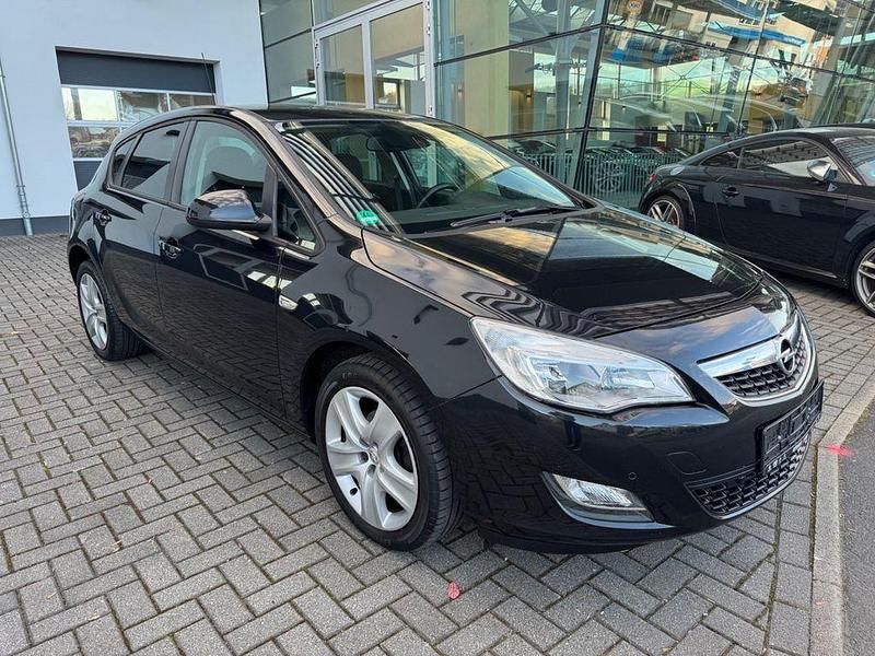 Gebraucht Opel Astra Design Edition 120 PS (88 kW) 2011 Schwarz Limousine