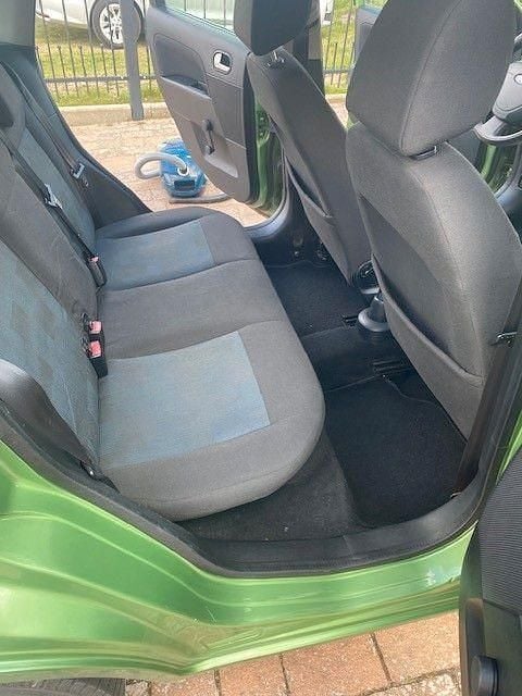 Gebraucht Ford Fiesta Ambiente 80 PS (58 kW) 2008 Grün Kleinwagen