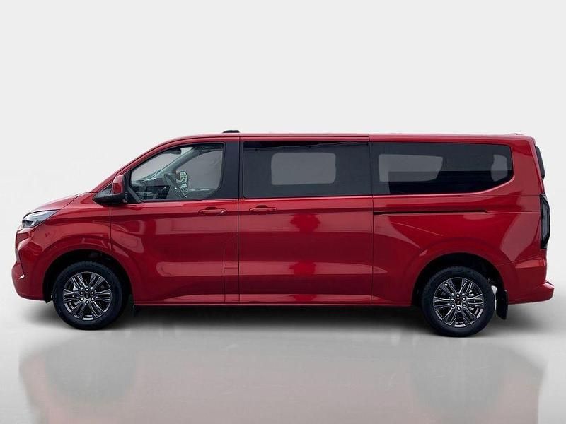 Neu Ford Tourneo Titanium 150 PS (110 kW) 2025 Artisan red Van / Kleinbus