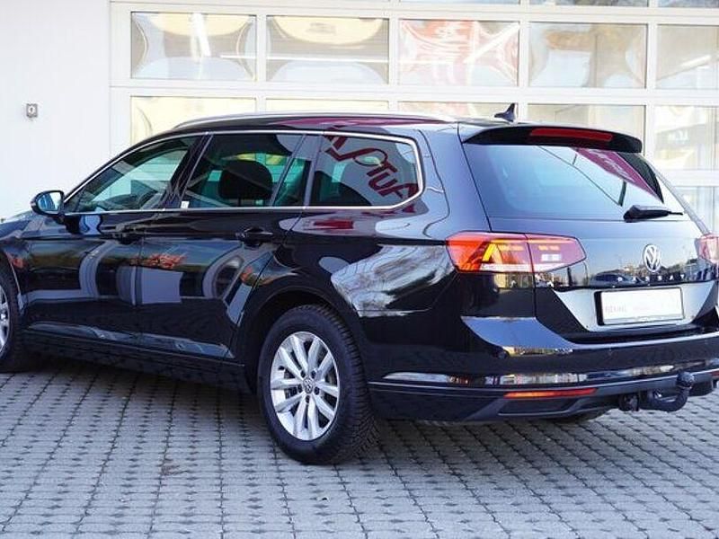 Gebraucht VW Passat 150 PS (110 kW) 2020 Schwarz Kombi