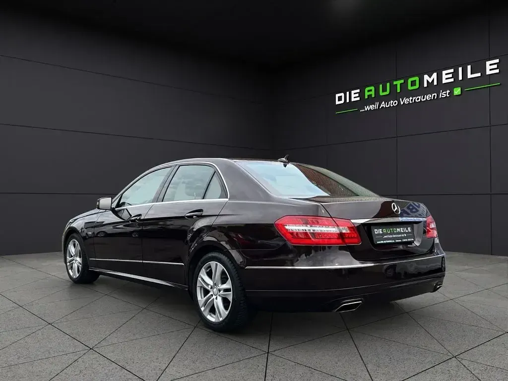 Gebraucht Mercedes E200 184 PS (135 kW) 2012 Braun Limousine