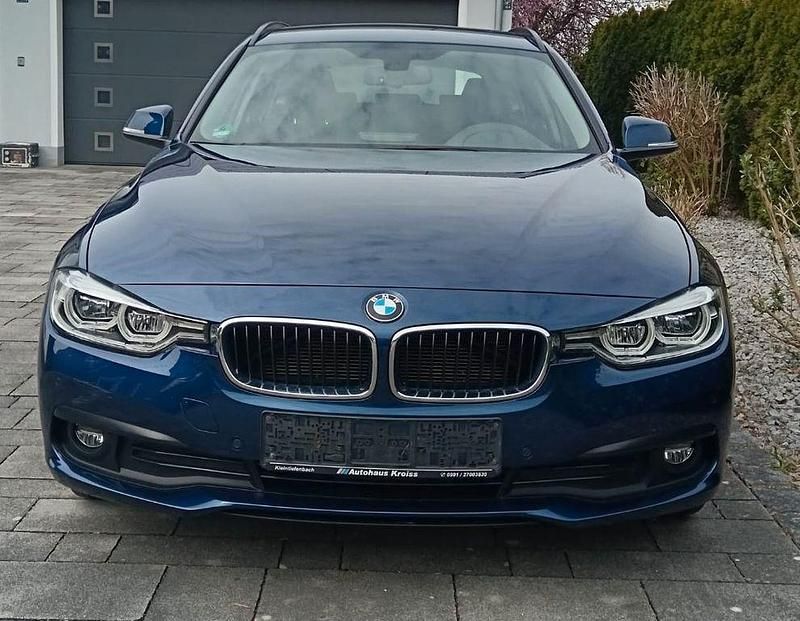Gebraucht BMW 320 190 PS (139 kW) 2019 Blau Kombi