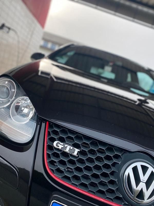 Schwarz Gebraucht 2006 VW Golf V Highline Kleinwagen | 6.000 € - Bild 1/4