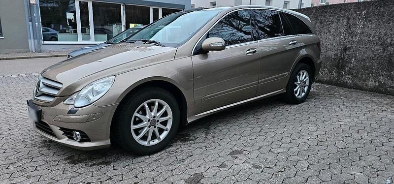 Gebraucht Mercedes R320 225 PS (165 kW) 2008 Gold Van / Kleinbus
