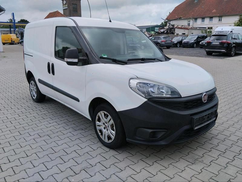 Weiß Gebraucht 2016 Fiat Doblò Basis Van / Kleinbus | 4.400 € (Superpreis) - Bild 1/4
