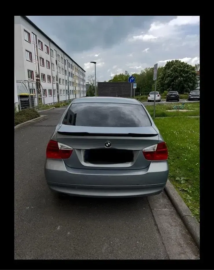Gebraucht BMW 320 150 PS (110 kW) 2006 Grau Limousine