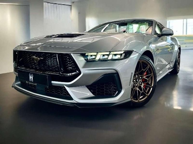 Grau Neu 2025 Ford Mustang GT Cabrio | 66.490 € (Etwas zu teuer) - Bild 1/4