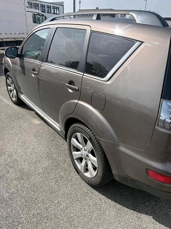 Gebraucht Mitsubishi Outlander 156 PS (114 kW) 2010 Braun SUV