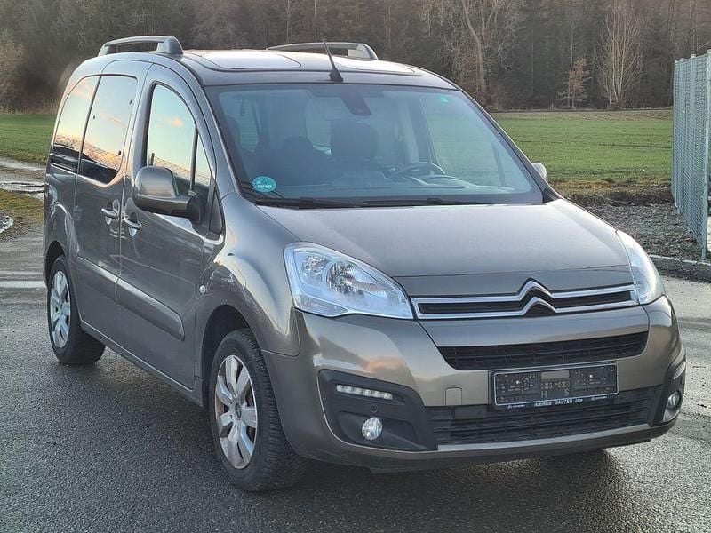 Gebraucht Citroën Berlingo Shine 110 PS (80 kW) 2017 Gold Van / Kleinbus