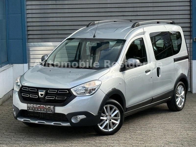 Gebraucht Dacia Dokker Stepway 95 PS (69 kW) 2020 Grau Van / Kleinbus