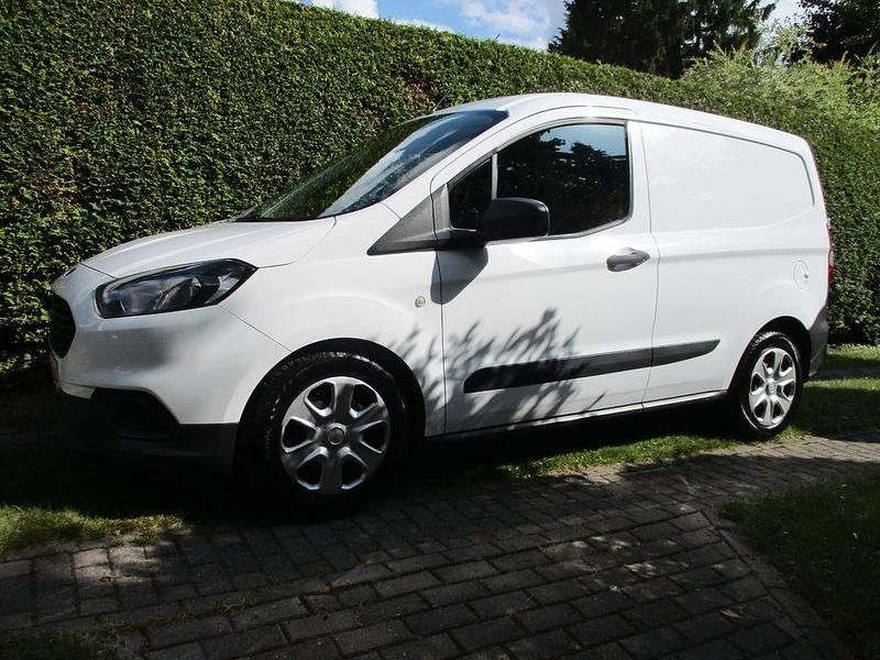 Gebraucht Ford Transit 101 PS (74 kW) 2020 Weiß Limousine