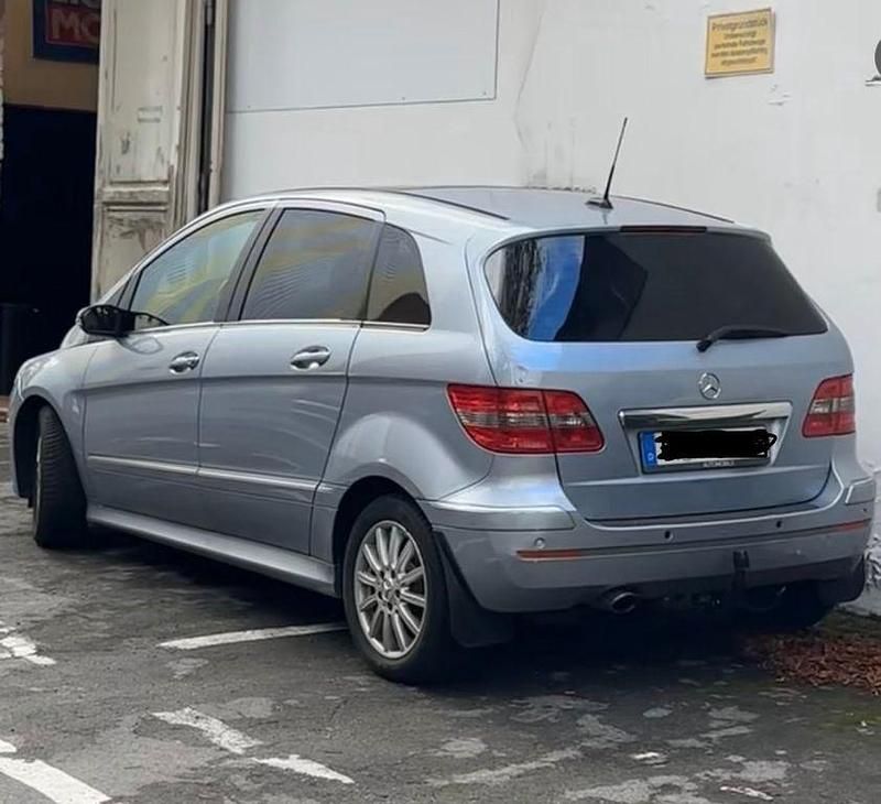 Braun Gebraucht 2006 Mercedes B200 Van / Kleinbus | 2.850 € (Superpreis) - Bild 1/4