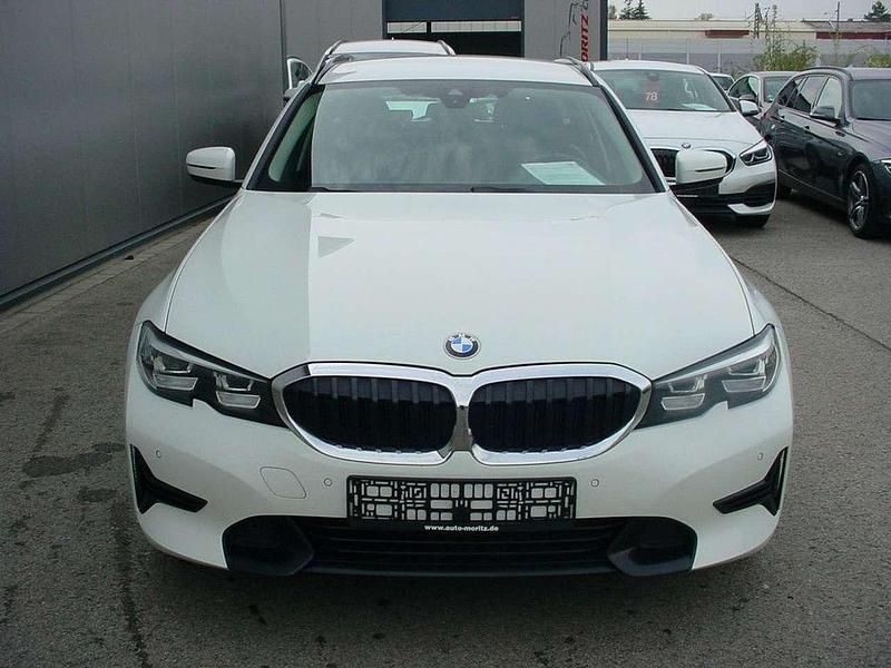 Gebraucht BMW 318 Sport Line 150 PS (110 kW) 2022 Weiß Kombi