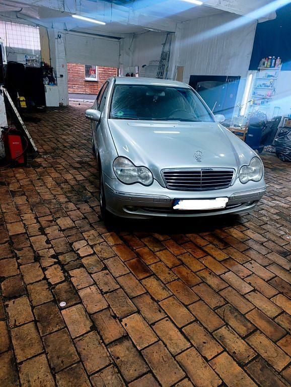 Gebraucht Mercedes C180 Avantgarde 143 PS (105 kW) 2002 Grau Limousine