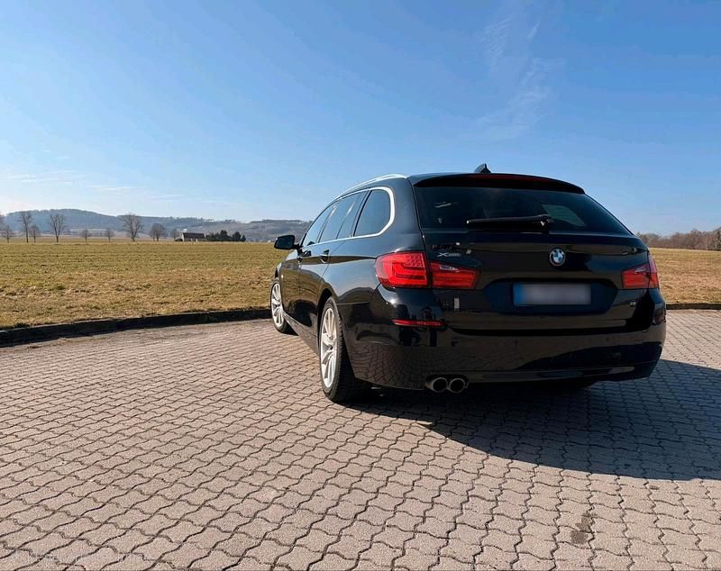 Gebraucht BMW 525 Sport Line 218 PS (160 kW) 2012 Schwarz Kombi