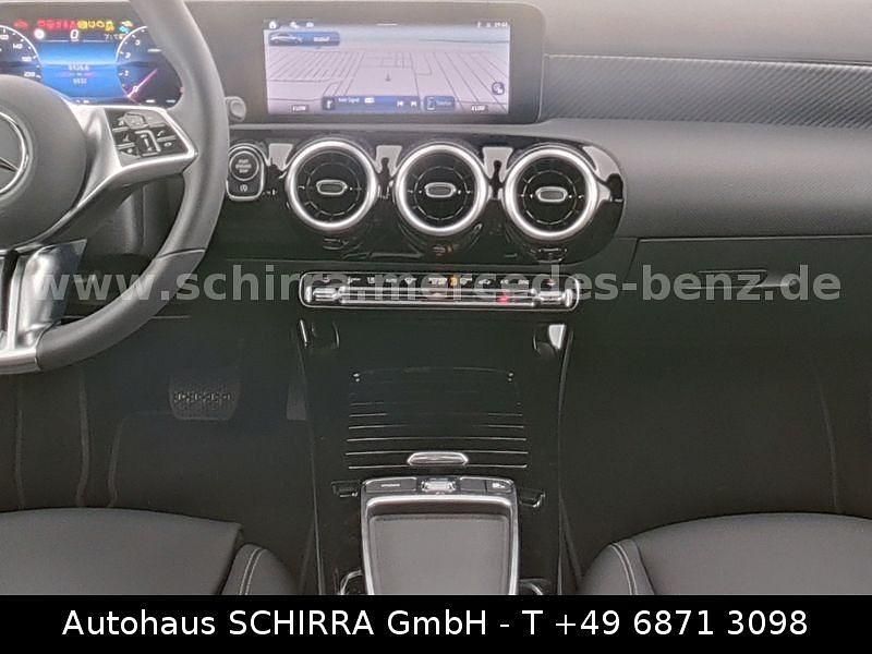 Gebraucht Mercedes A200 Progressive 163 PS (119 kW) 2024 Schwarz Limousine