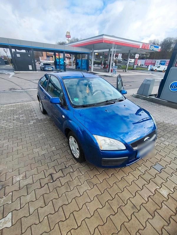 Gebraucht Ford Focus 105 PS (77 kW) 2007 Blau Kleinwagen