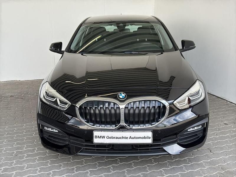 Schwarz Gebraucht 2021 BMW 118 Advantage Kleinwagen | 20.498 € (Fairer Preis) - Bild 1/4