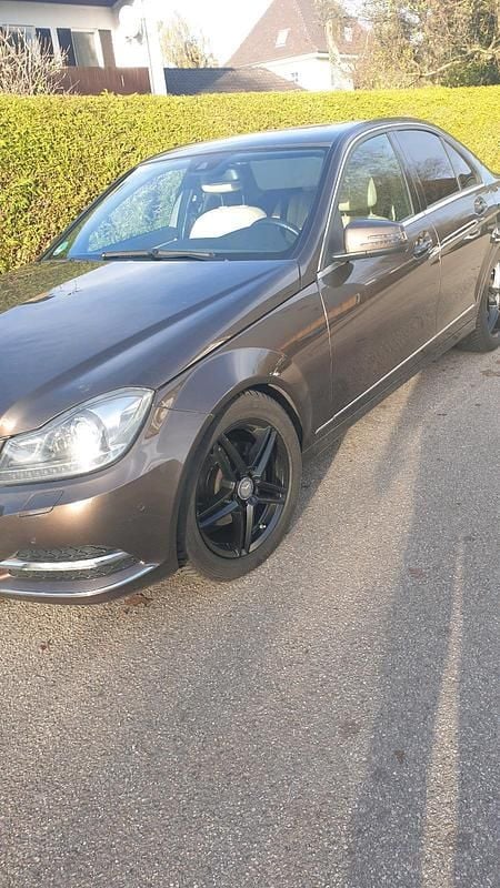 Gebraucht Mercedes C250 204 PS (150 kW) 2012 Braun Limousine