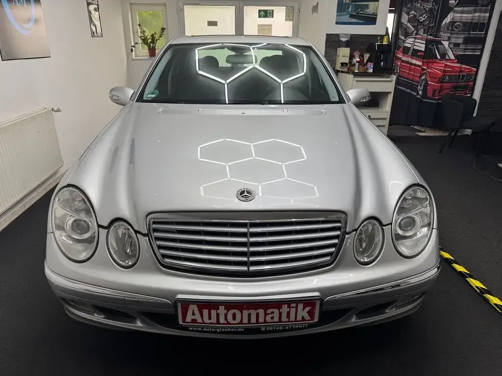 Gebraucht Mercedes E240 Avantgarde 177 PS (130 kW) 2002 Silber Limousine
