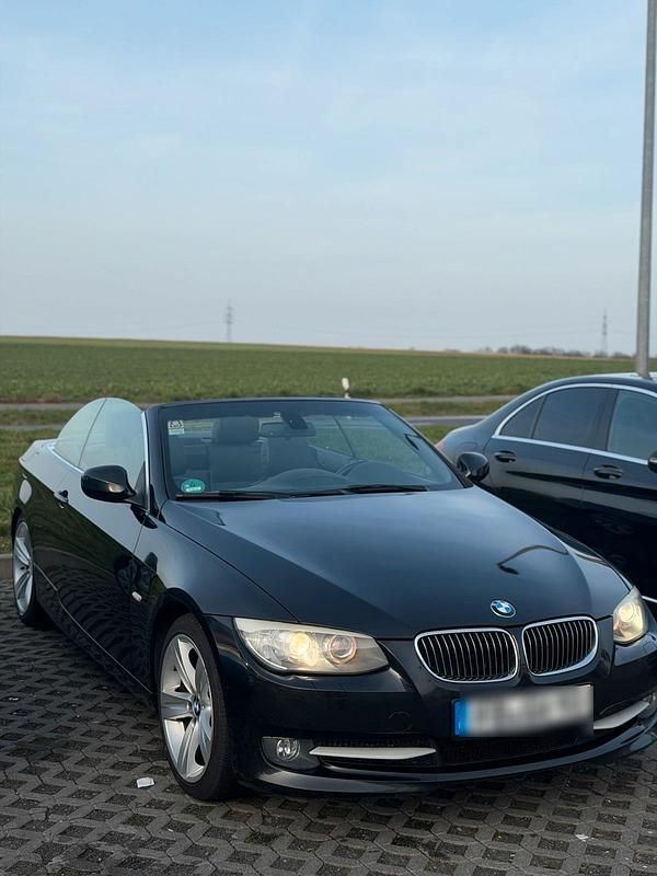 Gebraucht BMW 325 Cabriolet 204 PS (150 kW) 2012 Schwarz Cabrio