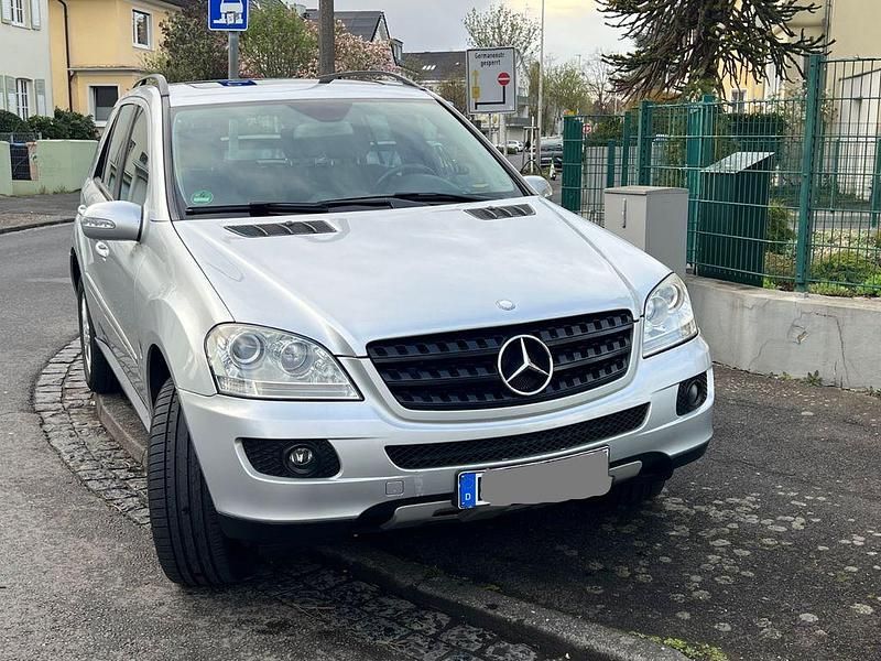 Gebraucht Mercedes ML280 190 PS (139 kW) 2008 Silber SUV