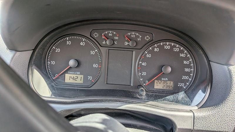 Gebraucht VW Polo Comfortline 64 PS (47 kW) 2006 Schwarz Kleinwagen