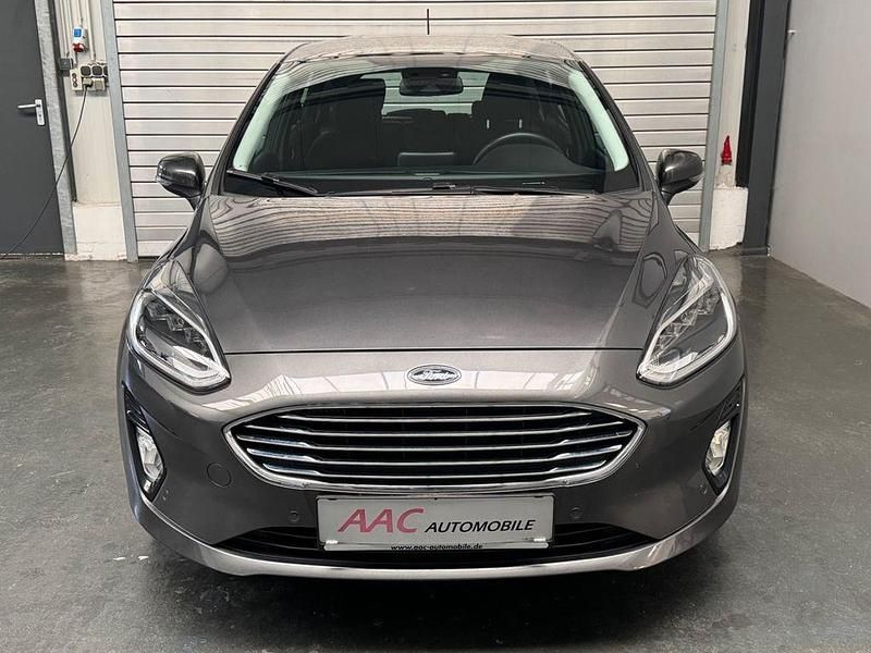 Gebraucht Ford Fiesta Titanium 101 PS (74 kW) 2019 Grau Limousine