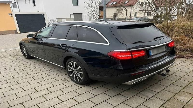 Gebraucht Mercedes E220 All-Terrain 194 PS (142 kW) 2017 Schwarz Kombi