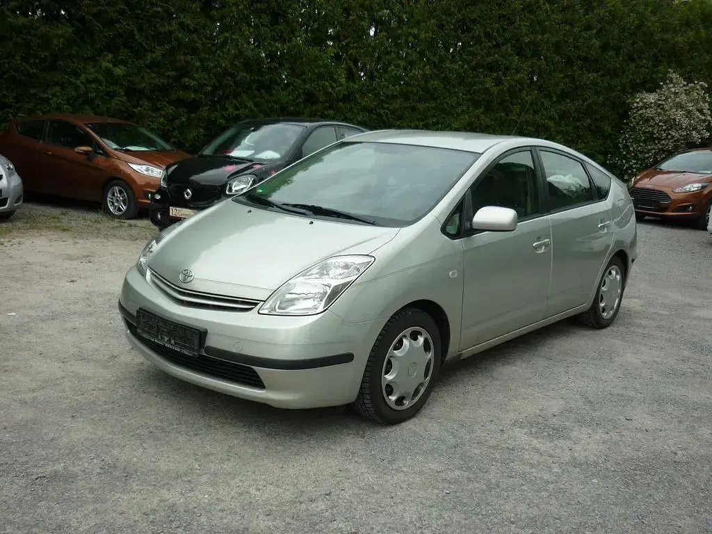 Gebraucht Toyota Prius Sol 111 PS (81 kW) 2005 Silver metallic Kleinwagen