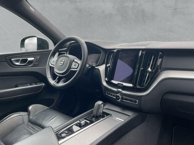 Gebraucht Volvo XC60 R-Design 197 PS (144 kW) 2021 Onyx black / metallic SUV