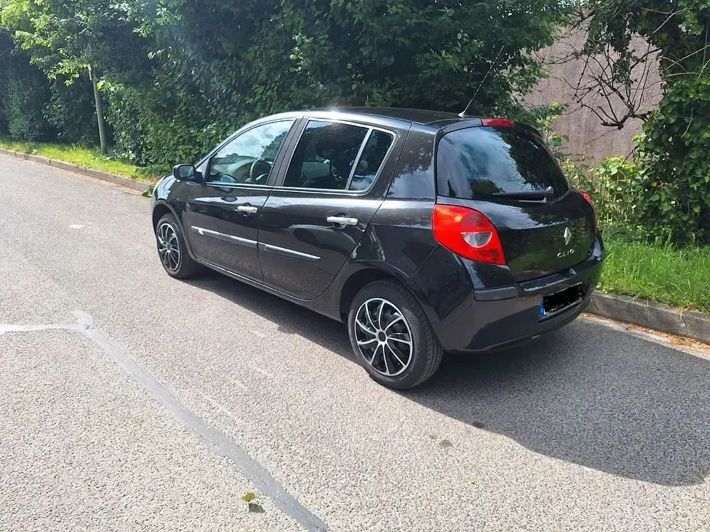 Gebraucht Renault Clio III 75 PS (55 kW) 2008 Schwarz Limousine