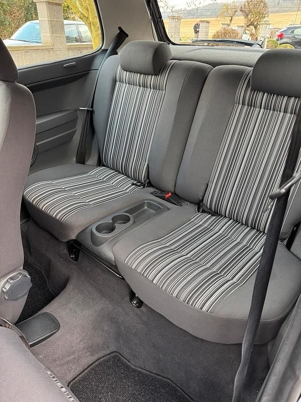 Usata VW Fox 75 CV (55 kW) 2006 Nero Utilitaria
